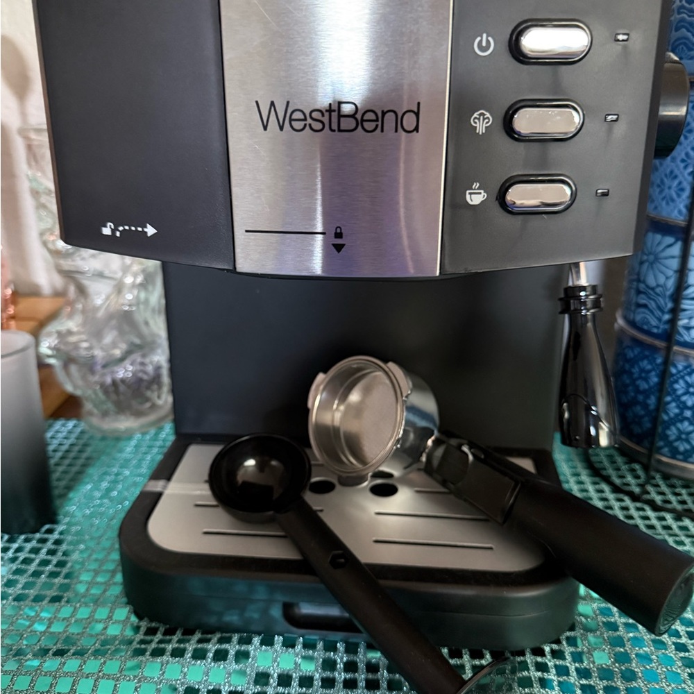 West Bend Espresso Machine with Accessories - Picture 8 of 8